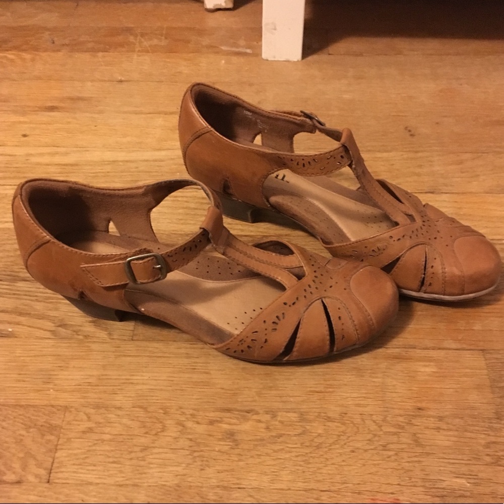 Retro T strap low heels